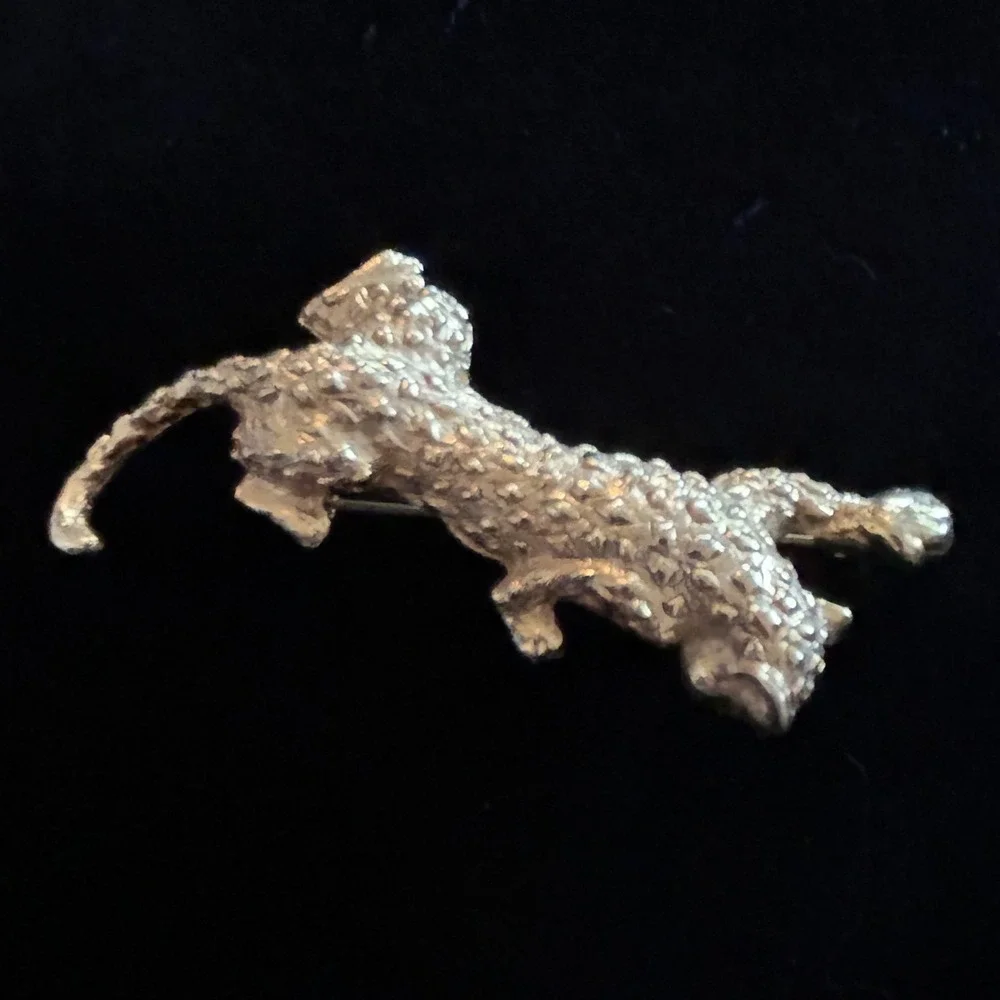 Vintage 1970s Gold Tone Panther Brooch – Leaping‎ Big Cat Figural Pin